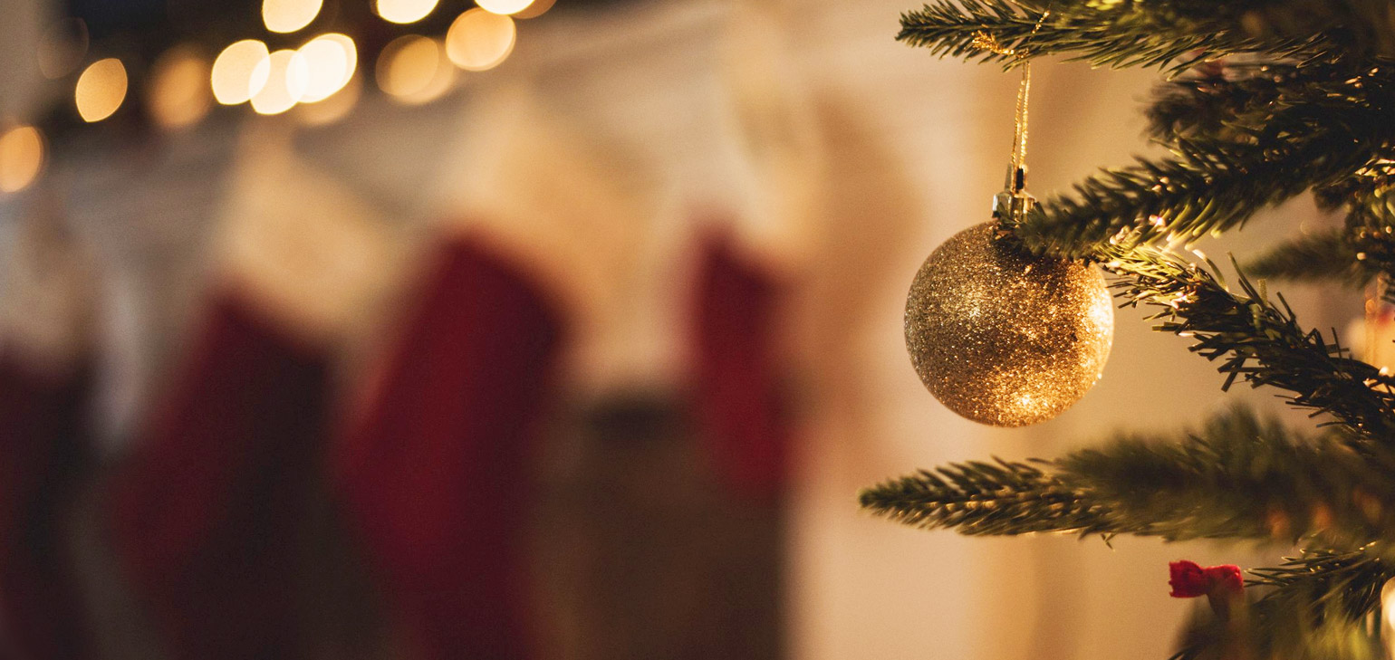 Happy Holidays Tree 03